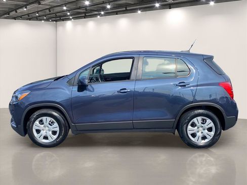 Used 2018 Chevrolet Trax LS FWD image 4