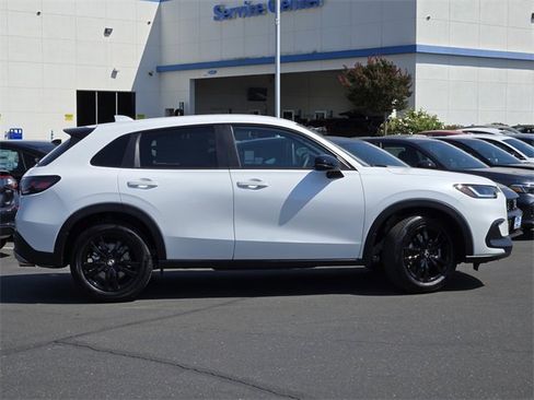 New 2026 Honda HR-V Sport image 4