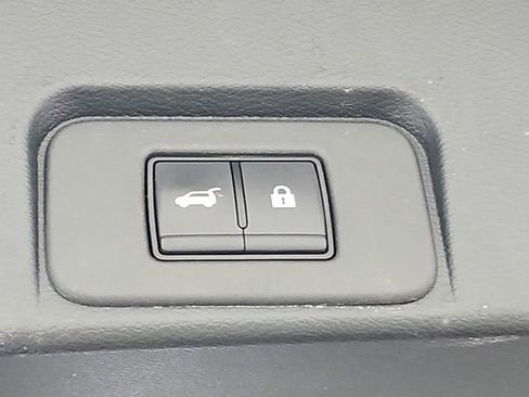 Used 2024 Nissan Rogue SV w/ SV Premium Package image 49