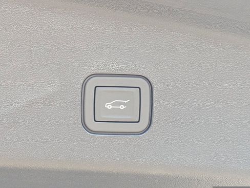 New 2026 Cadillac Vistiq Luxury w/ LPO, Floor Liner Package image 9