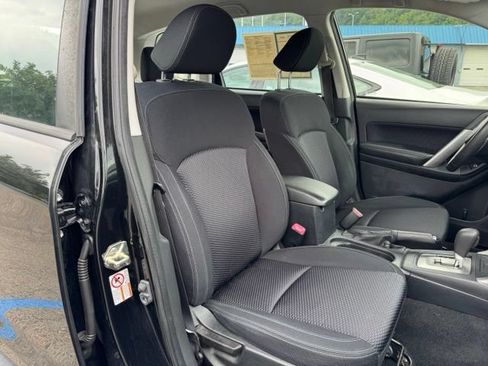 Used 2017 Subaru Forester 2.5i w/ Alloy Wheel Package AWD/4WD image 7