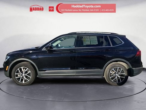 Used 2021 Volkswagen Tiguan SE w/ Panoramic Sunroof Package image 2