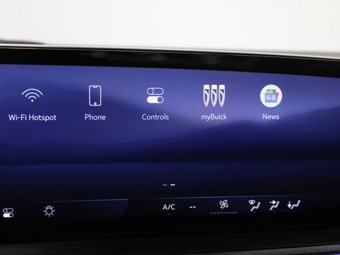 Used 2024 Buick Envision Preferred image 26