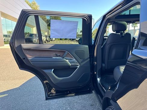 New 2026 Land Rover Range Rover Long Wheelbase SE AWD/4WD image 15