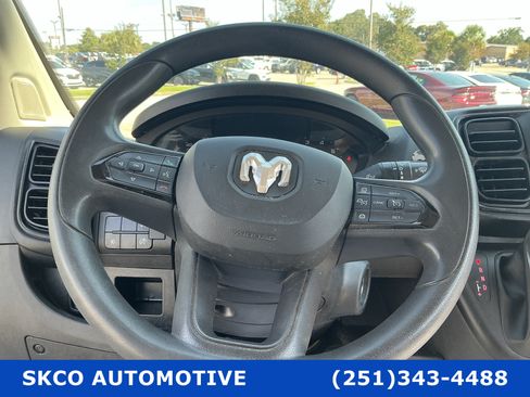 Used 2025 RAM ProMaster 2500 w/ Convenience Group FWD image 18
