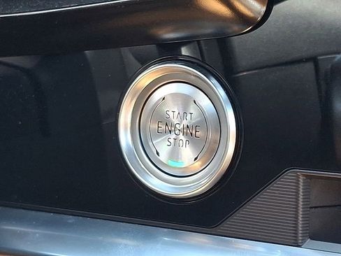 Used 2022 Chevrolet Corvette Stingray Premium Cpe w/ Z51 Performance Package RWD image 23