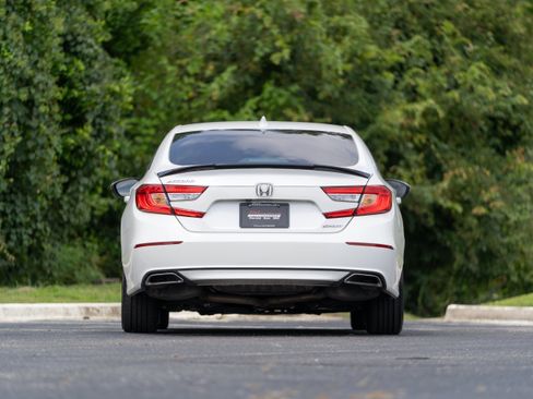 Used 2018 Honda Accord Sport image 40