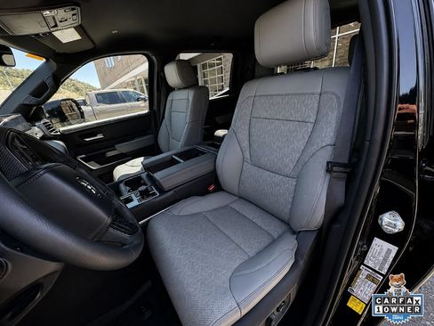 Used 2025 Toyota Tundra Limited AWD/4WD image 15