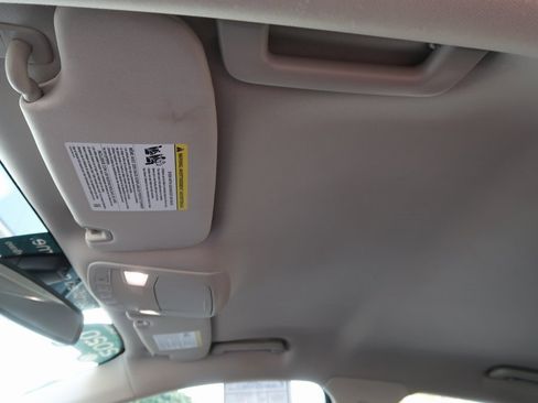 Used 2020 Ford Fusion SE image 12