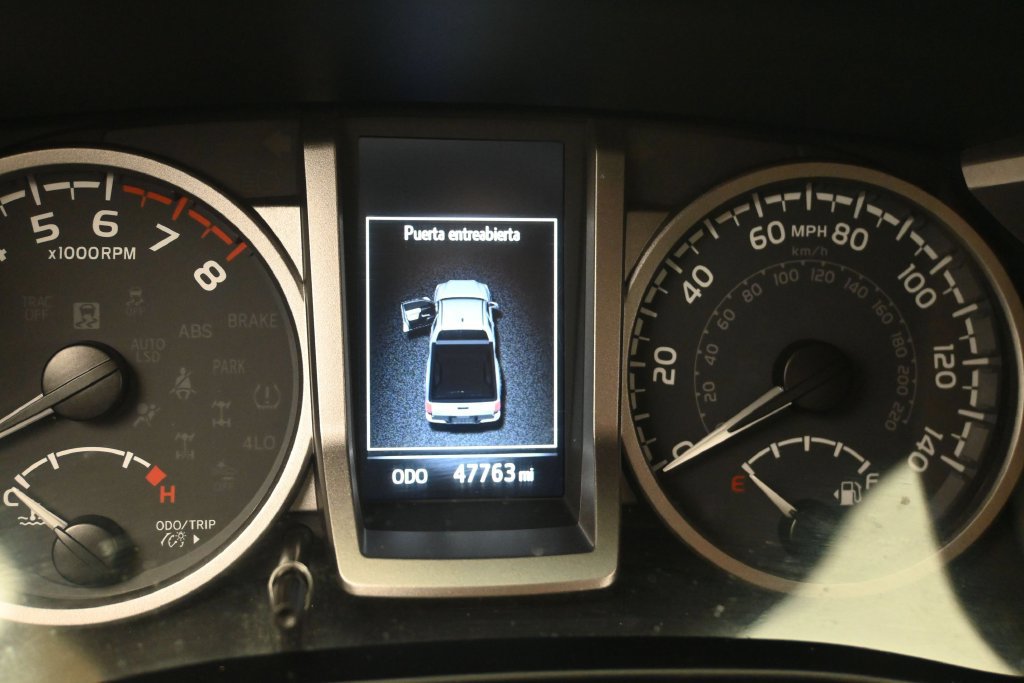 Used 2022 Toyota Tacoma SR5 AWD/4WD image 11