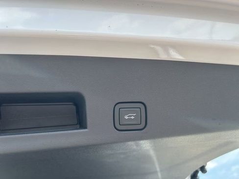 New 2026 Chevrolet Traverse LT FWD image 32