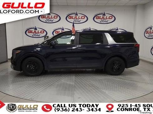 Used 2025 Kia Carnival image 5