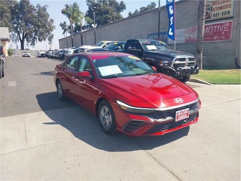 Used 2024 Hyundai Elantra SE FWD image 3