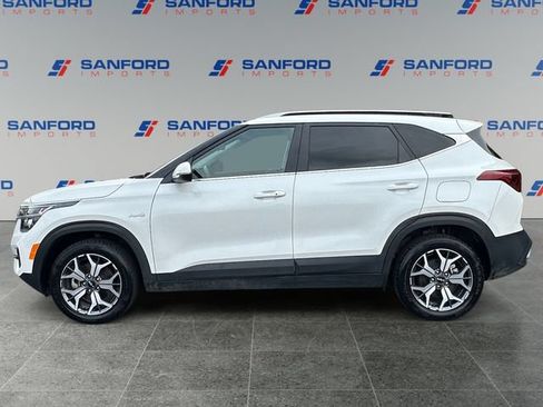 Used 2023 Kia Seltos EX AWD/4WD image 2