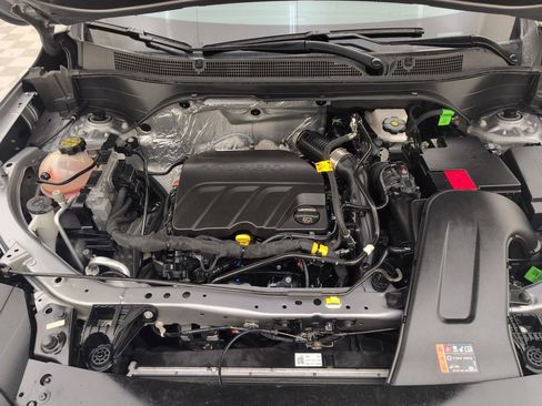 Used 2025 Chevrolet Trax ACTIV w/ Sunroof Package FWD image 38