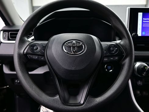 Used 2025 Toyota RAV4 XLE AWD/4WD image 23