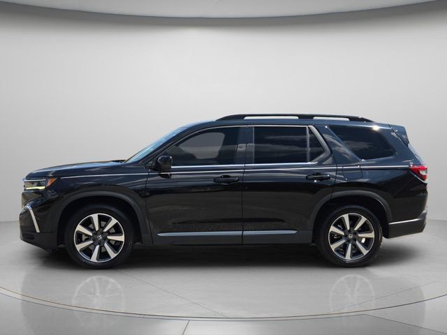 Used 2024 Honda Pilot Touring image 3