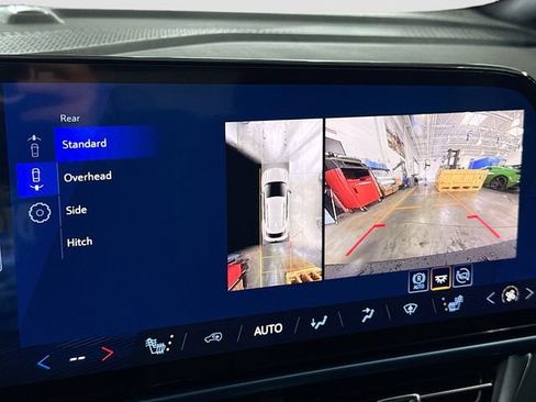 New 2026 Chevrolet Equinox EV LT FWD image 17