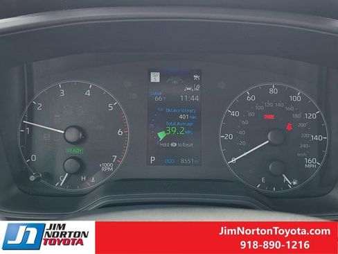 Used 2025 Toyota Corolla SE image 16