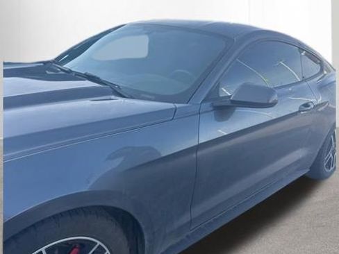 Used 2015 Ford Mustang Coupe image 7