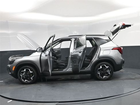 New 2026 Kia Seltos S image 40