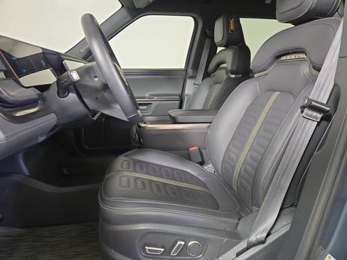 Used 2024 Rivian R1T Adventure image 19