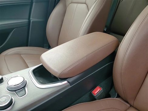 Used 2023 Alfa Romeo Stelvio Ti w/ Active Assist Plus Package image 19