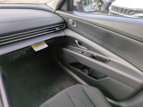 New 2026 Hyundai Elantra Blue image 18