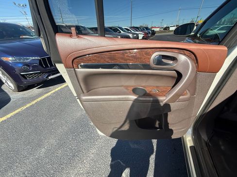 Used 2014 Buick Enclave Leather image 18