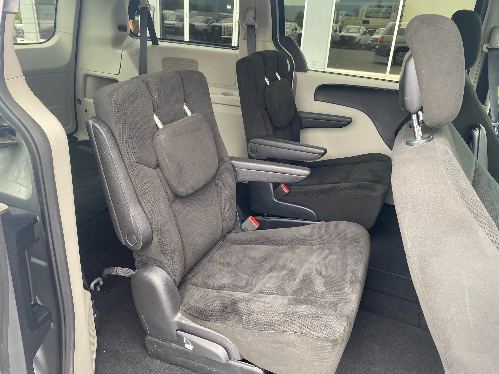 Used 2016 Dodge Grand Caravan SE w/ Quick Order Package 29E SE FWD image 25