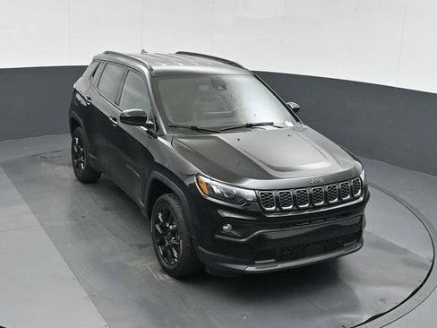 New 2026 Jeep Compass Latitude AWD/4WD image 37