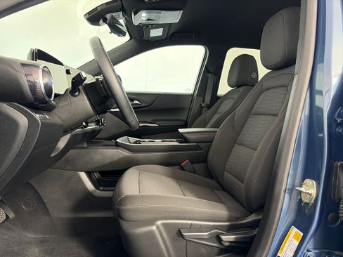 Used 2025 Chevrolet Equinox LT w/ Safety and Technology Package AWD/4WD image 6