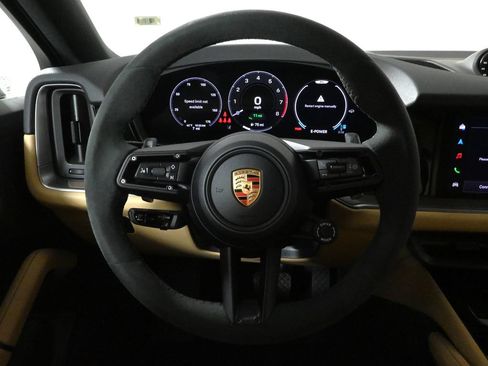 Used 2026 Porsche Cayenne E-Hybrid Coupe AWD/4WD image 16