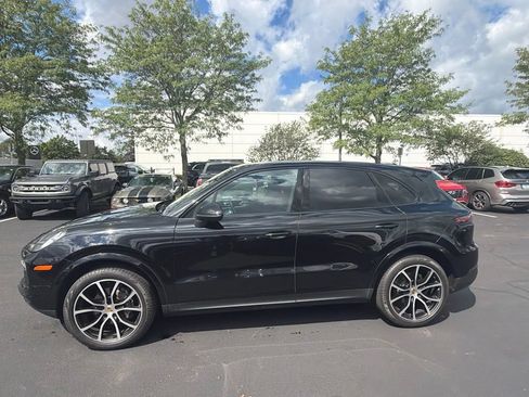 Used 2019 Porsche Cayenne AWD/4WD image 2