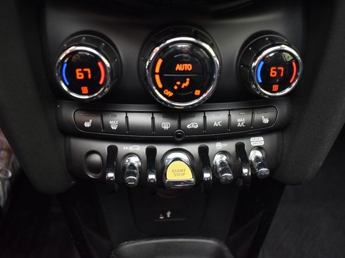 Used 2024 MINI Cooper SE FWD image 32