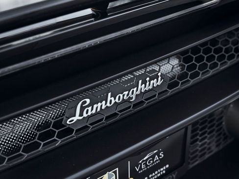 Used 2021 Lamborghini Huracan EVO image 10