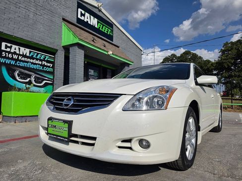 Used 2012 Nissan Altima 2.5 S w/ 20th Anniversary Pkg FWD image 2
