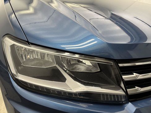 Used 2020 Volkswagen Tiguan SE w/ Panoramic Sunroof Package AWD/4WD image 18