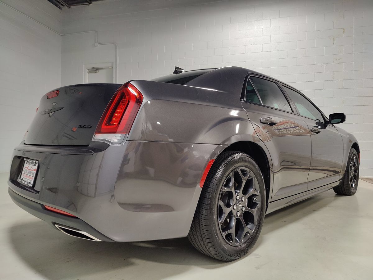 Used 2023 Chrysler 300 Touring L w/ Popular Equipment Group AWD/4WD image 8