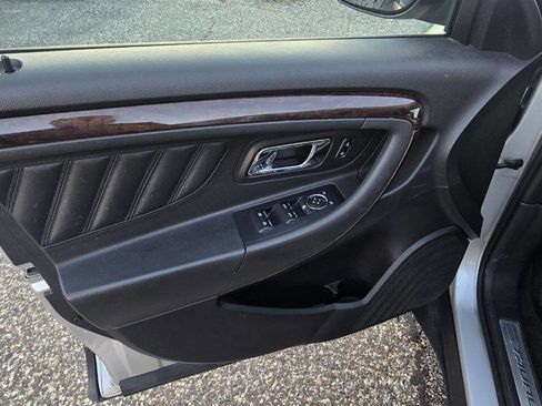 Used 2013 Ford Taurus Limited image 10