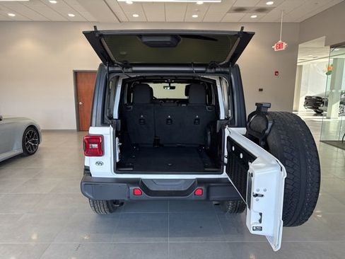 Used 2021 Jeep Wrangler Unlimited Sahara AWD/4WD image 42