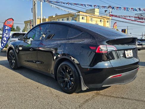Used 2023 Tesla Model Y Long Range AWD/4WD image 5