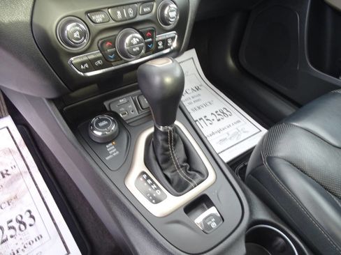 Used 2017 Jeep Cherokee Limited w/ Luxury Group image 33