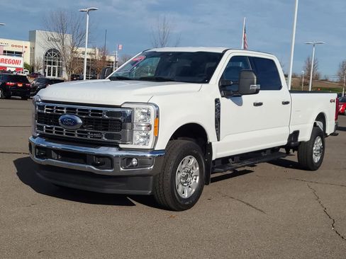 Used 2023 Ford F350 XLT image 1