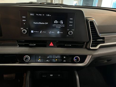 Used 2025 Kia Sportage LX image 17