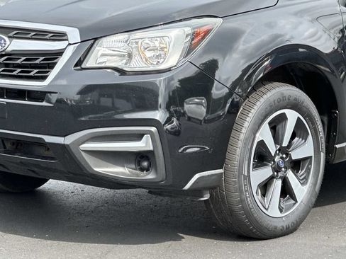 Used 2018 Subaru Forester 2.5i Premium w/ All-Weather Package AWD/4WD image 8