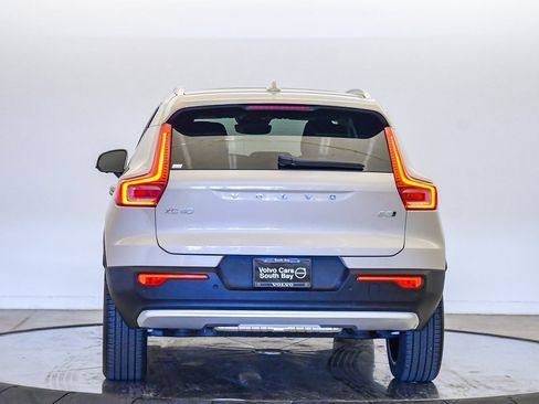 Certified 2025 Volvo XC40 B5 Plus w/ Climate Package image 3