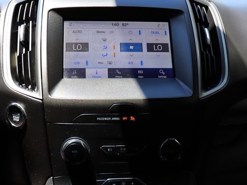 Used 2020 Ford Edge SE FWD image 44
