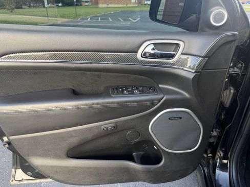 Used 2019 Jeep Grand Cherokee SRT AWD/4WD image 19