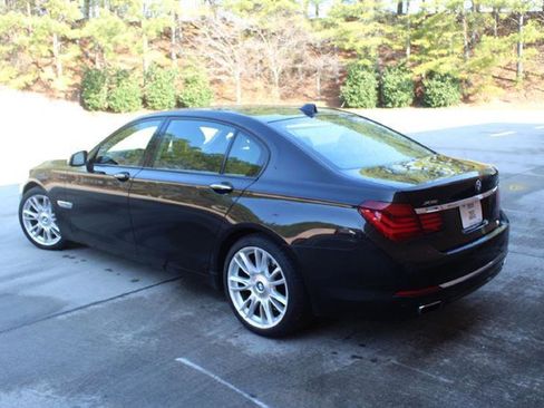 Used 2013 BMW 750Li xDrive image 3